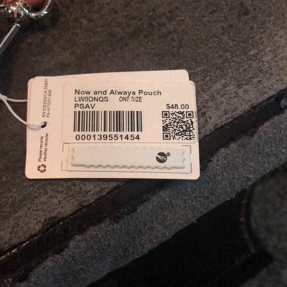 Lululemon now and always pouch - Picture 3 of 11